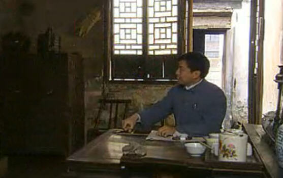  p>电视连续剧《相思成云烟》以半个世纪前江南古镇为背景,讲述一位