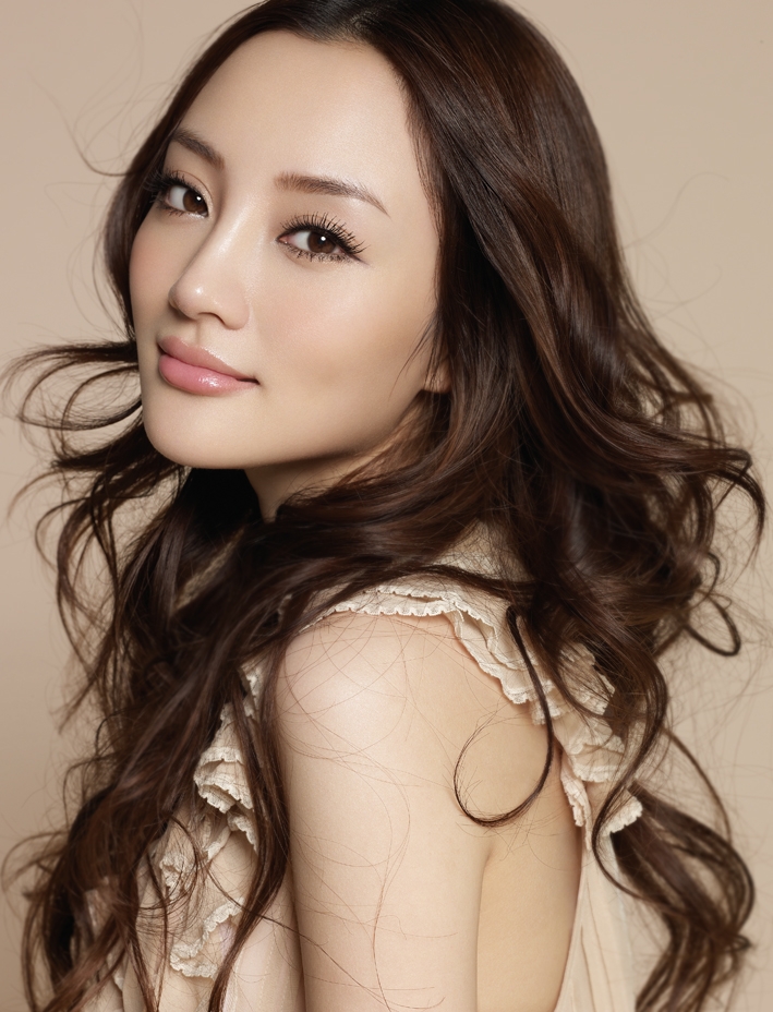 李小璐,1981年9月30日出生于北京市,籍贯安徽安庆,中国内地影视女演员