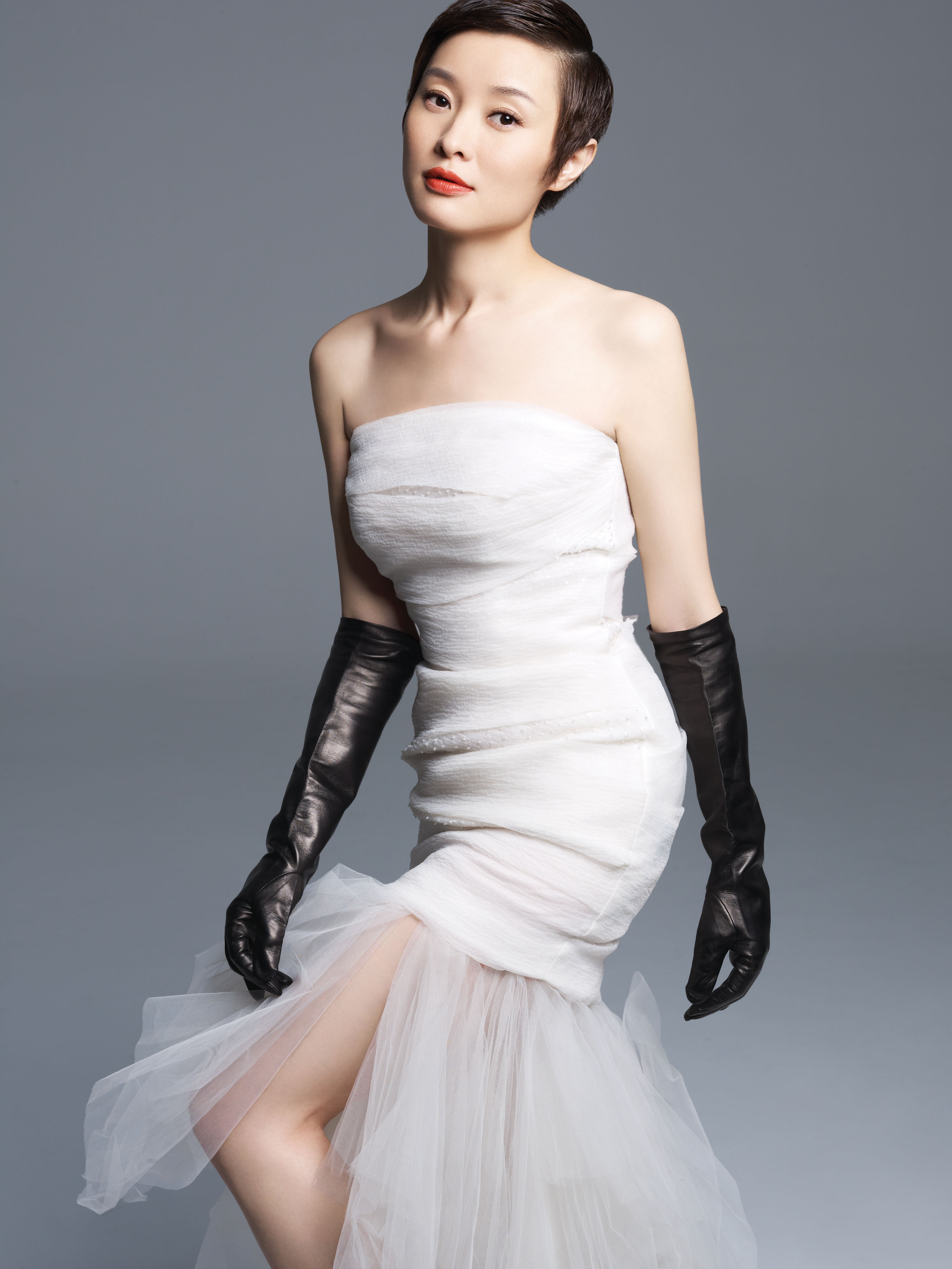  p>吴越,1972年4月10日出生于上海市闵行区,中国内地影视女演员,毕业