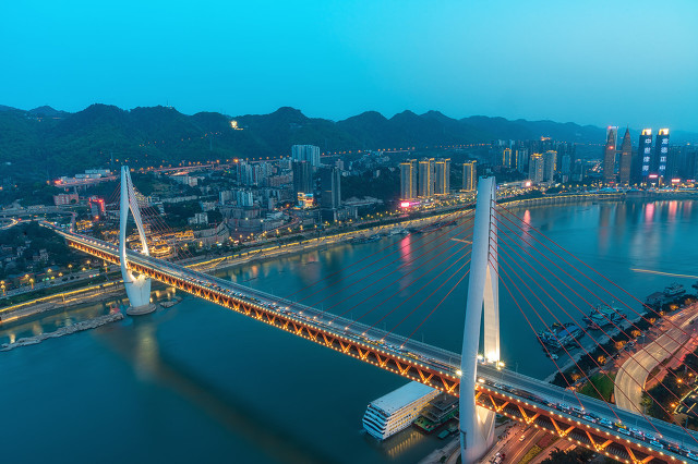  p>东水门长江大桥(dongshuimen yangtze river bridge)是中国重庆市