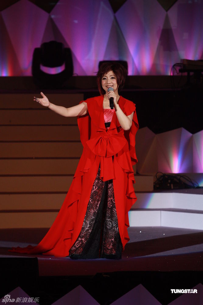  p> b>张德兰 /b>(teresa cheung)1960年11月10日出生,香港久负盛名的