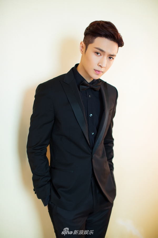  p>张艺兴(lay),1991年10月7日出生于湖南省长沙市,中国内地流行乐男