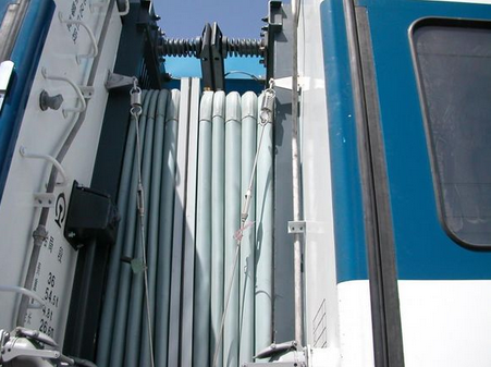 铁道客车折棚式风档