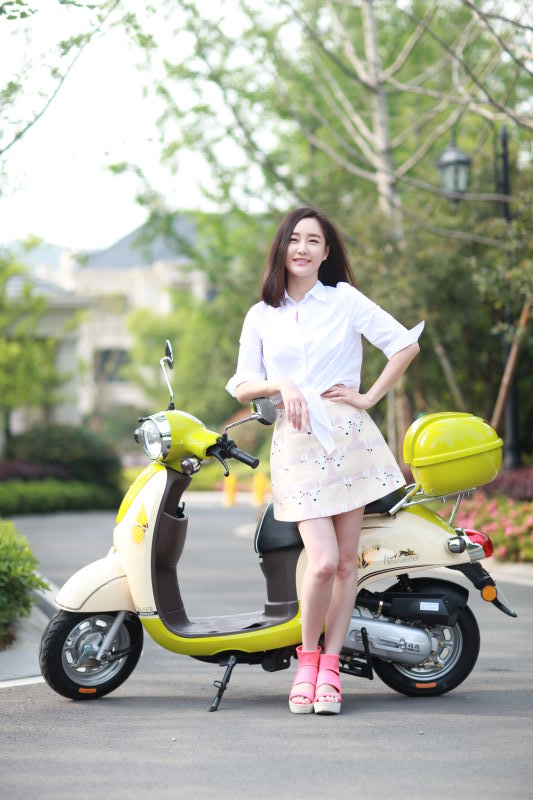  p data-id="gntq3n5epl">刘晓晔,1982年2月2