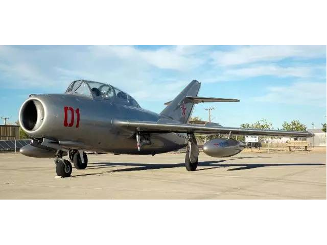 歼教-5(中国代号:jj-5),是20世纪60年代中期中国成都飞机工业公司(原