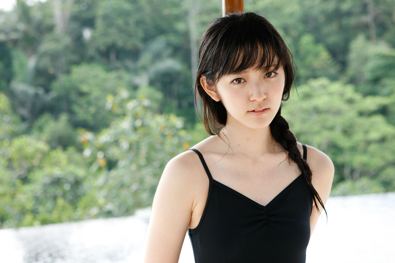  p>铃木爱理 i>(すずきあいり) /i>,1994年4月12日出生于千叶县,日本