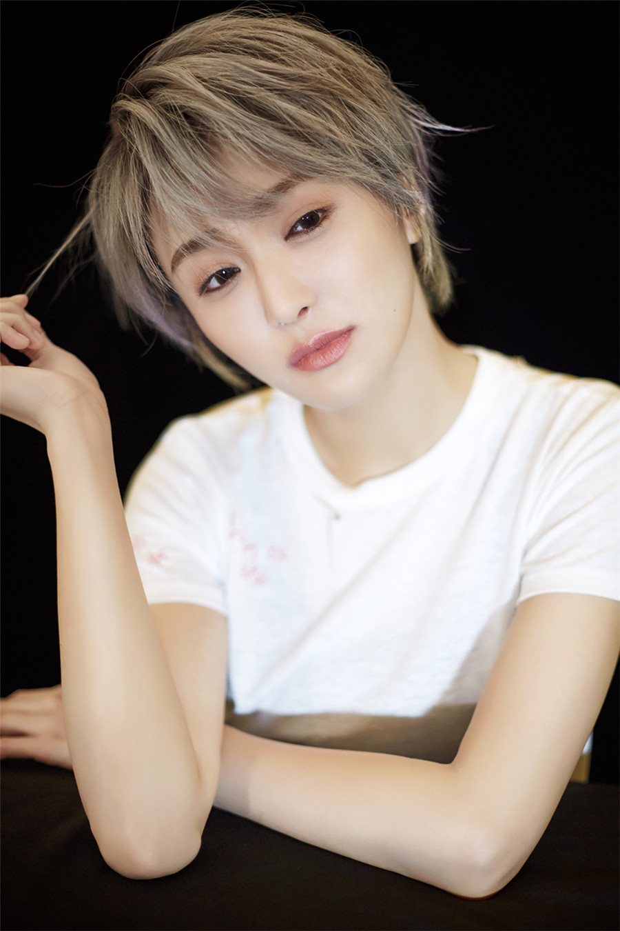  p>陈冰(chen bing),1990年5月1日出生于吉林省延吉市,中国流行乐女