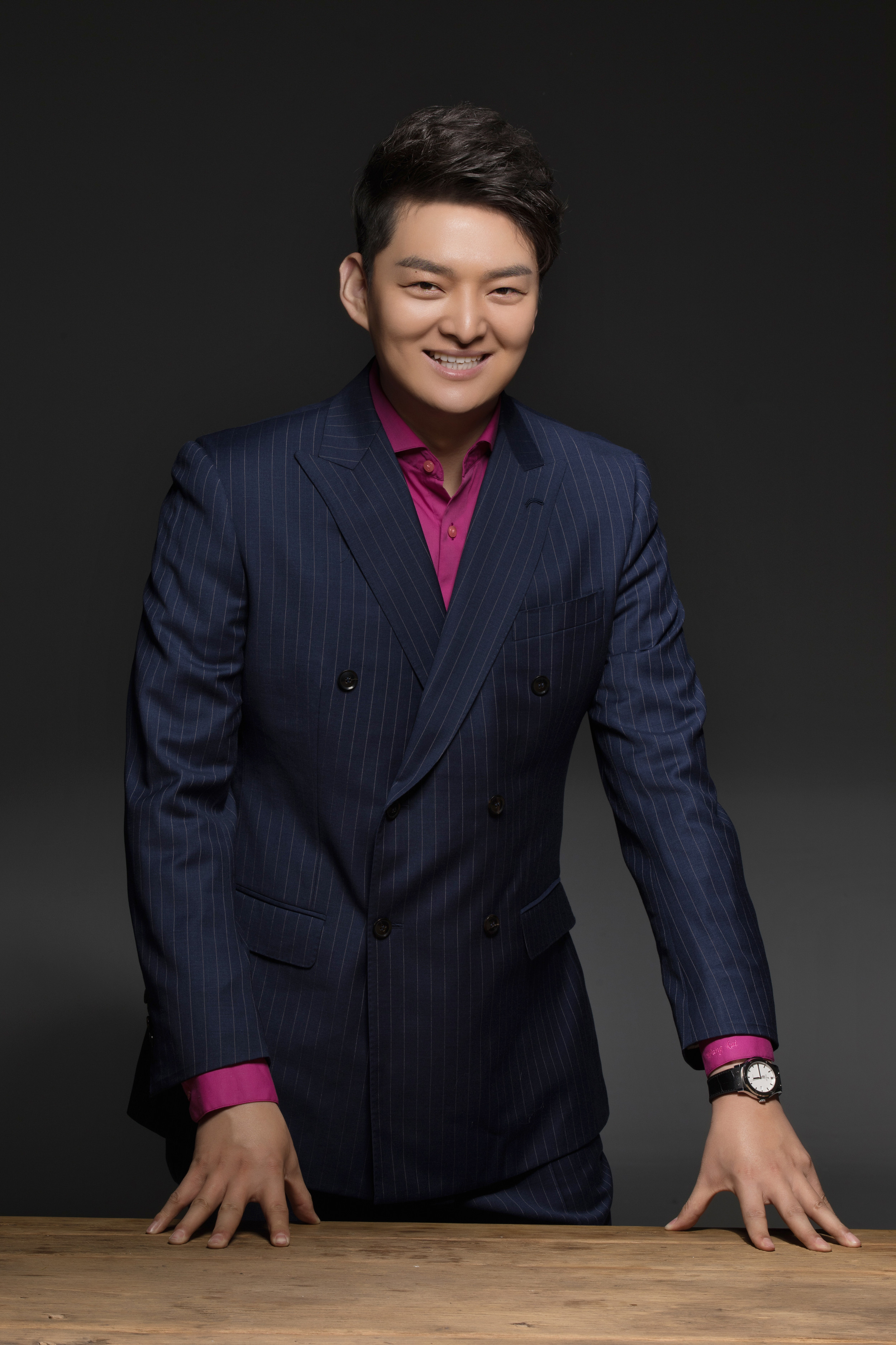 1983年2月21日出生于河北省,中国内地男高音歌手,歌剧演员,美声唱法