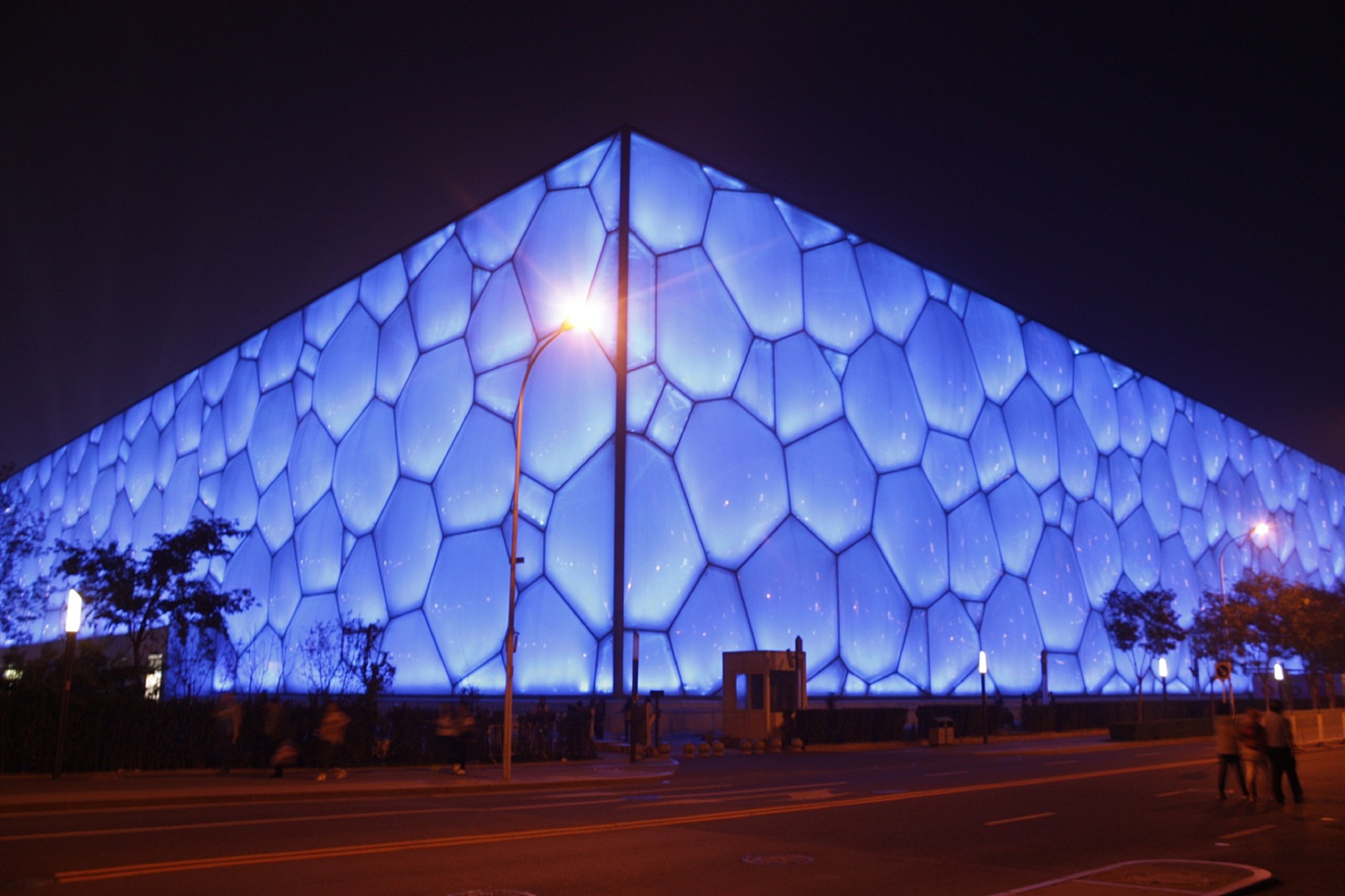  p>国家游泳中心(national swimming center),又名"水立方","冰立方"