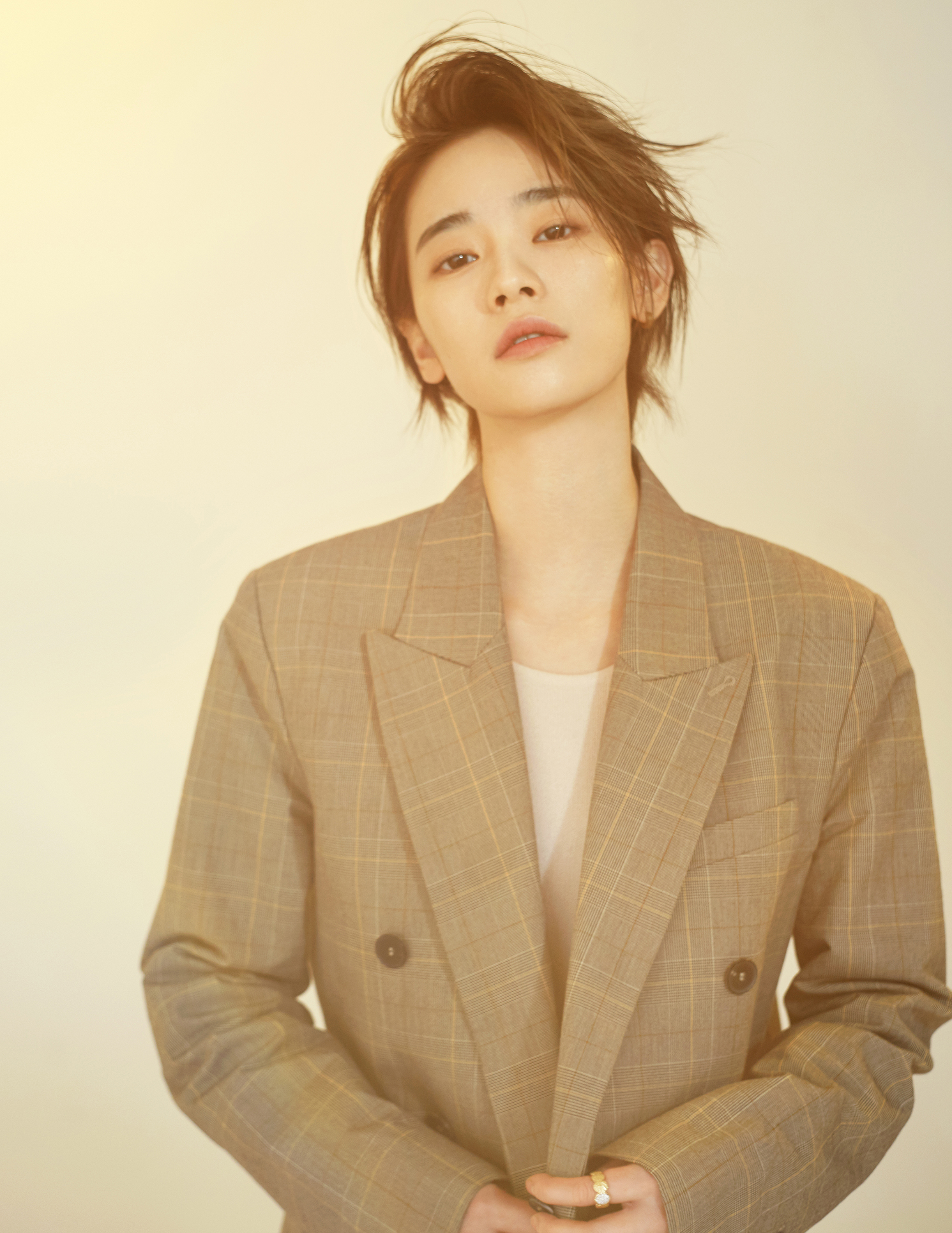 >刘雅瑟(原名刘欣),1989年1月13日出生于湖南省衡阳市,中国内地女演员