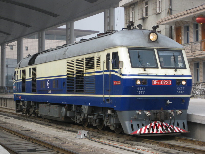 东风11型内燃机车