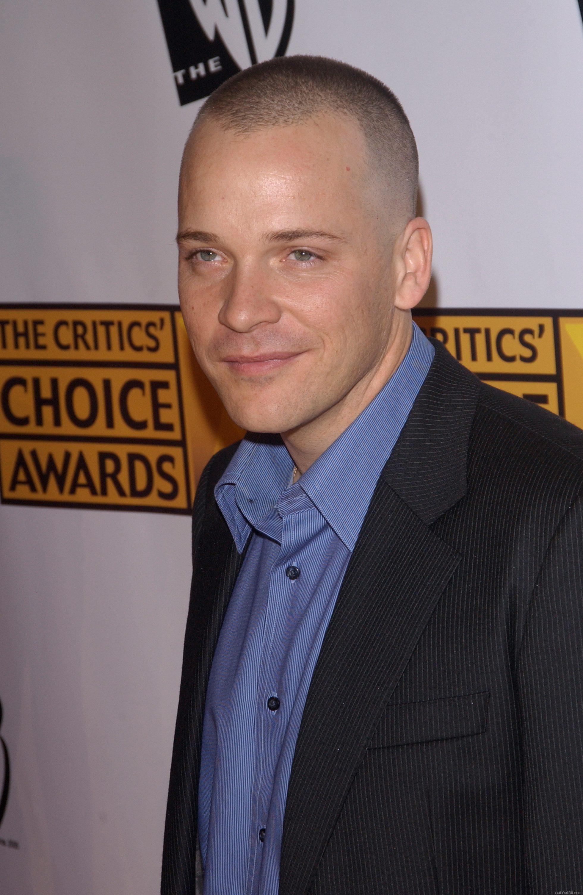  p>彼得·萨斯加德(peter sarsgaard),1971年3月7日出生于美国伊利诺