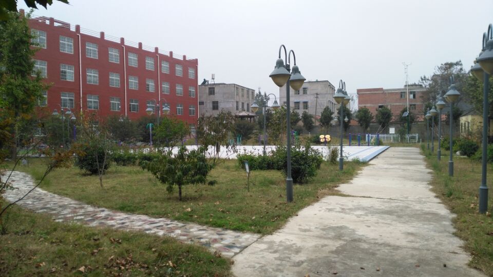 倪邱中心学校创办于1958年,座落于西汉宰相倪宽故里---历史名镇倪邱镇