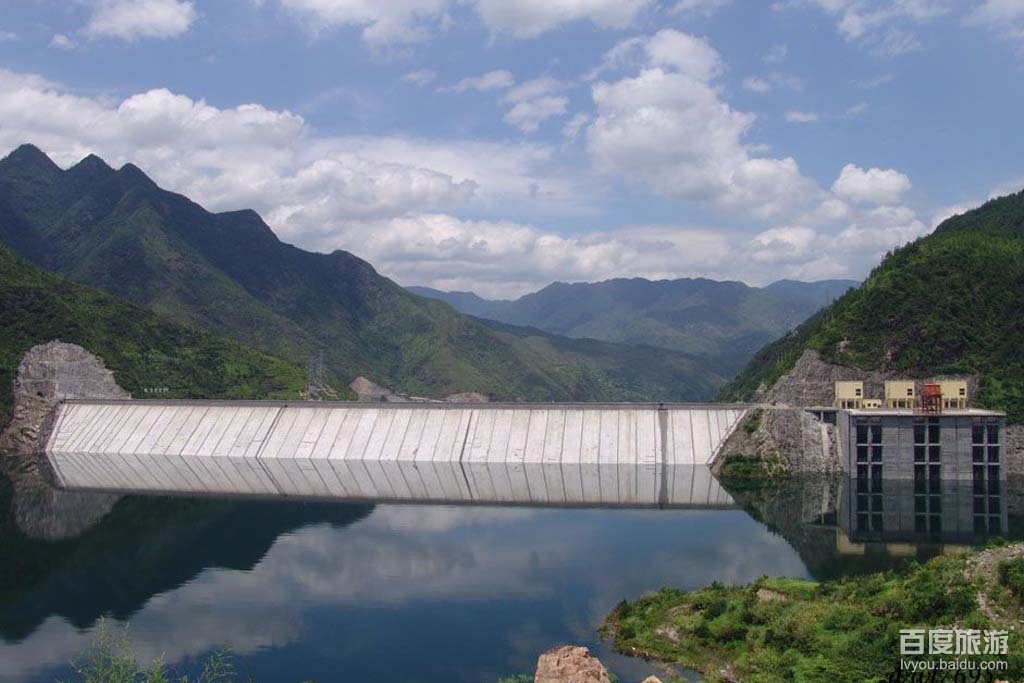 省丽水市瓯江流域小溪支流中段,上至景宁鹤溪,下至青田滩坑水电站大坝