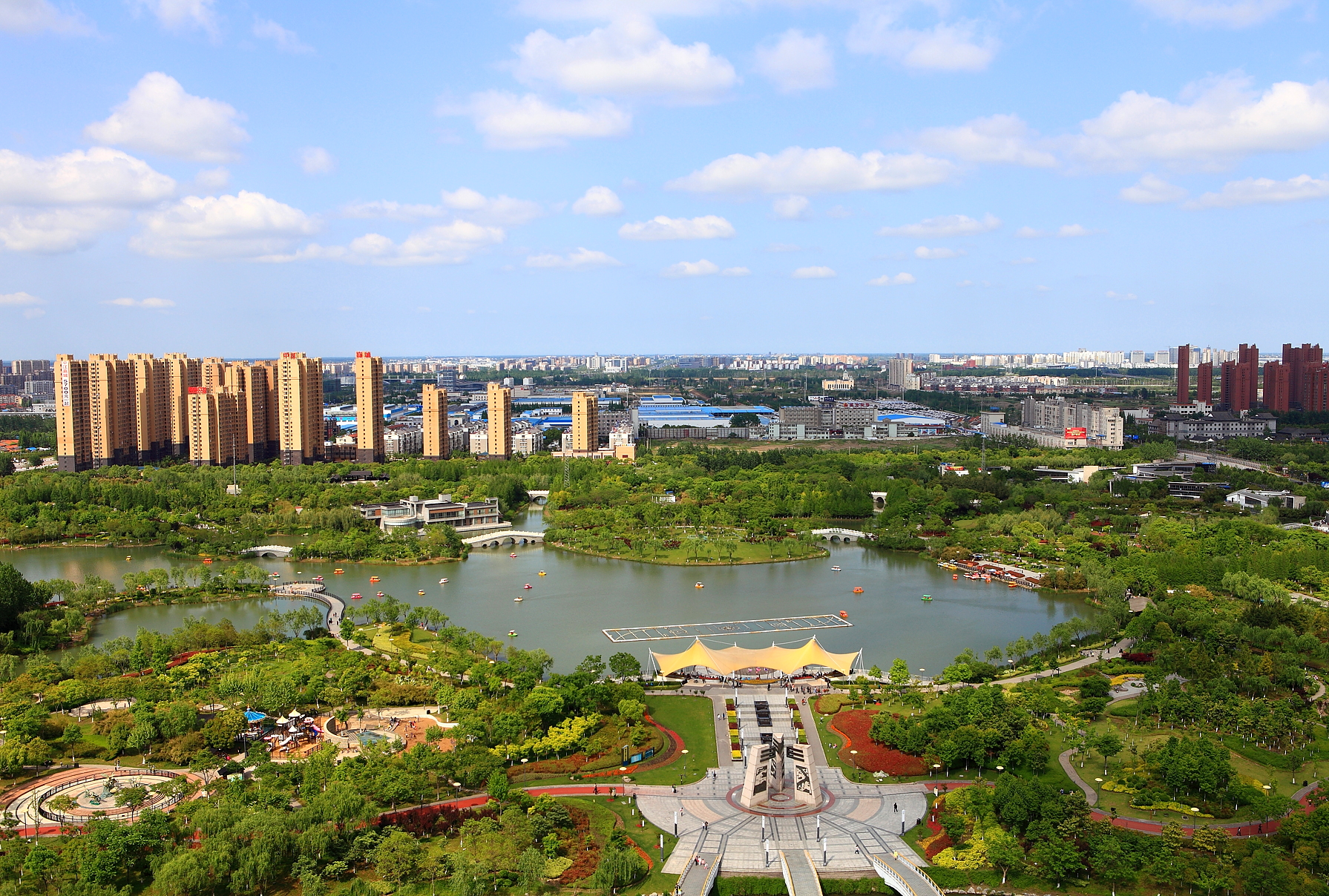  p> a href="#" data-lemmaid="5096789">盐城市 /a>盐渎公园位于盐城