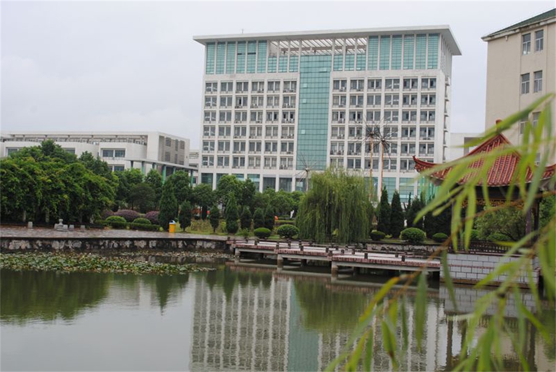 ϷѧԺ̺У_Ϸ̺ѧԺ_Ϸְ̺ҵѧԺѧ