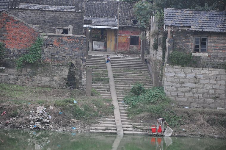  p>乌衣老街,位于安徽省滁州市南谯区乌衣镇,是一条古老的商业街道