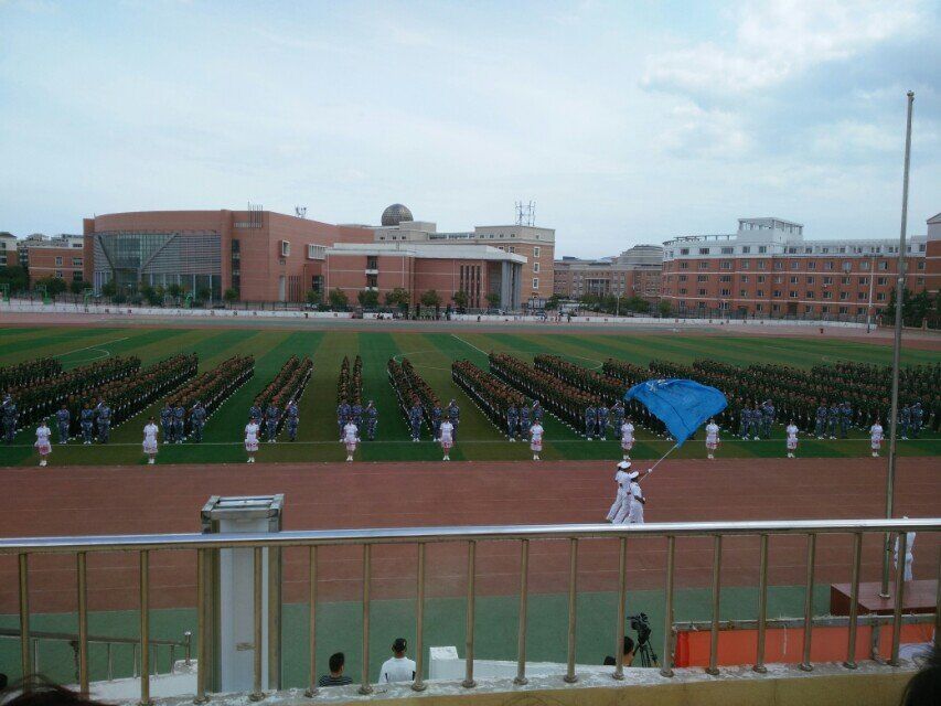 target="_blank" href="/item/葫芦岛市">葫芦岛市 /a>第一高级中学是