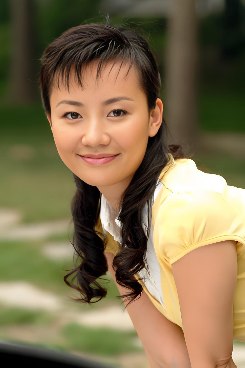 《动物演化之谜》是由石琼璘主持的历史类