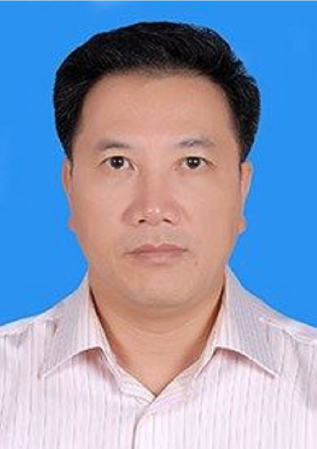 汉族,籍贯广东省 a target="_blank" href="/item/紫金县/3694256"