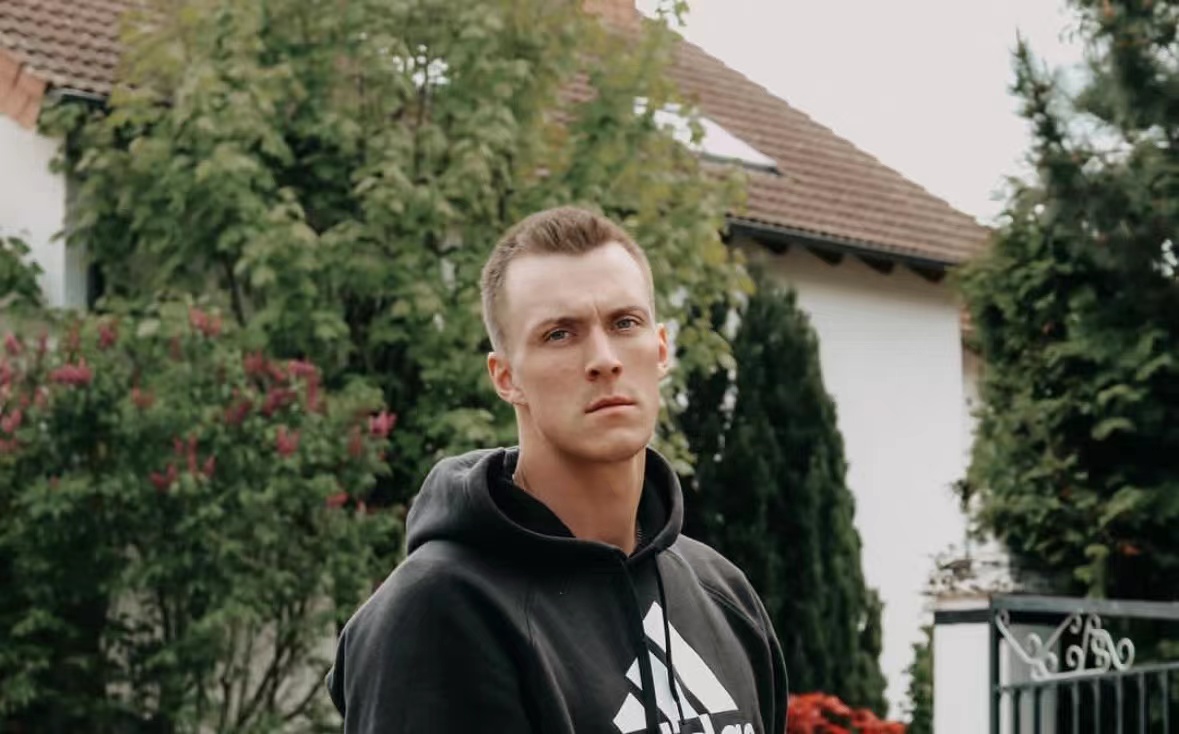 13839432" data-lemmaid="13839432">科布伦茨 /a>,英国网球运动员