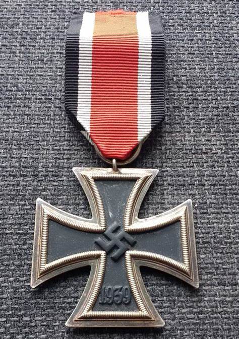 一个德国战士,以能够得到铁十字勋章作为自己的莫大荣誉.