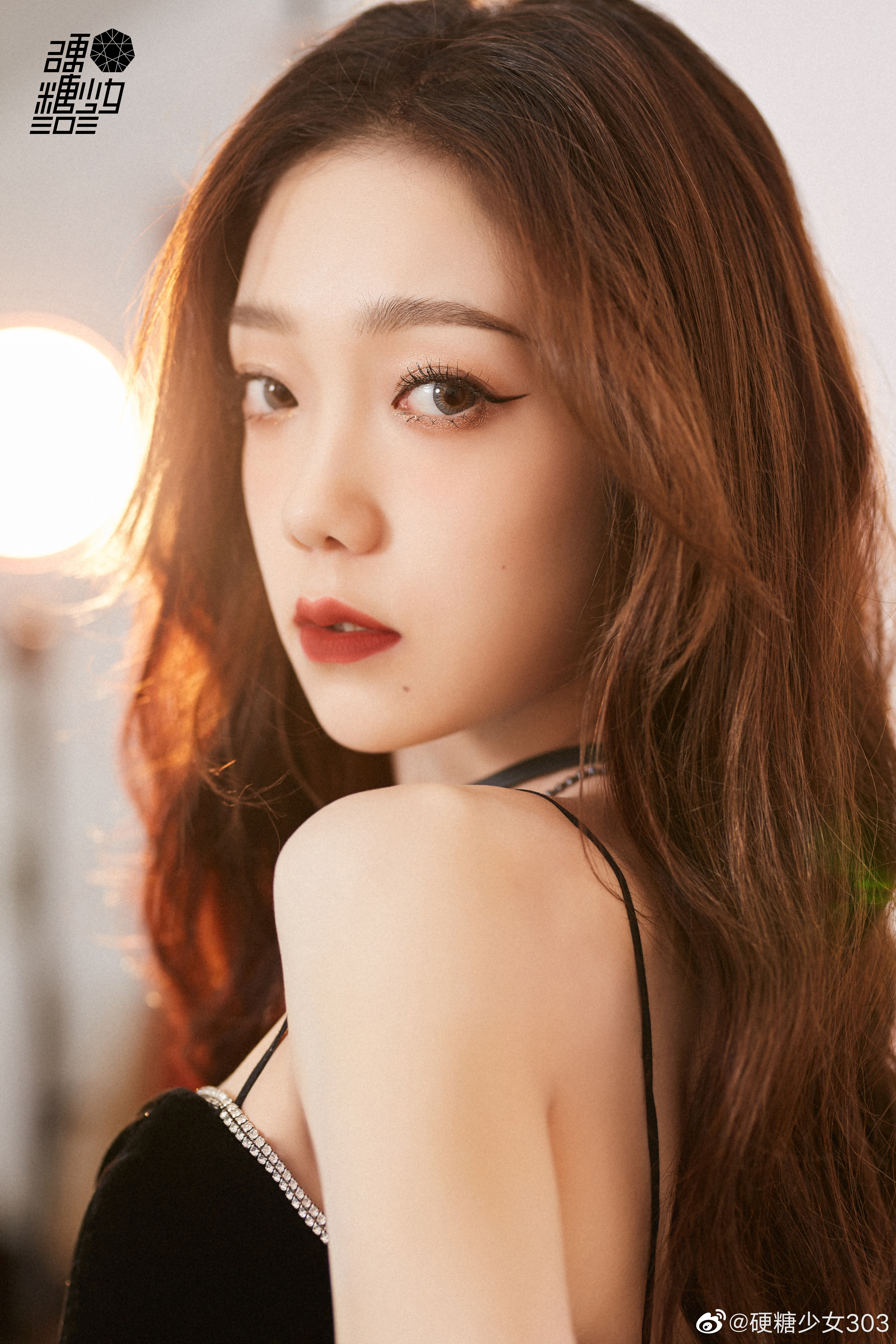 g),1998年7月31日出生于北京市,中国内地流行乐女歌手,女子演唱组合 a