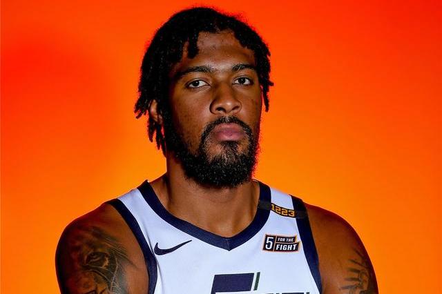 derrick favors