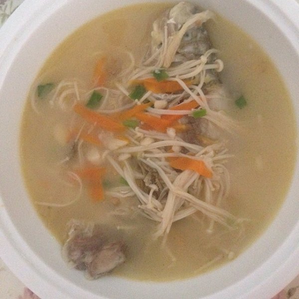 蘑菇鱼汤