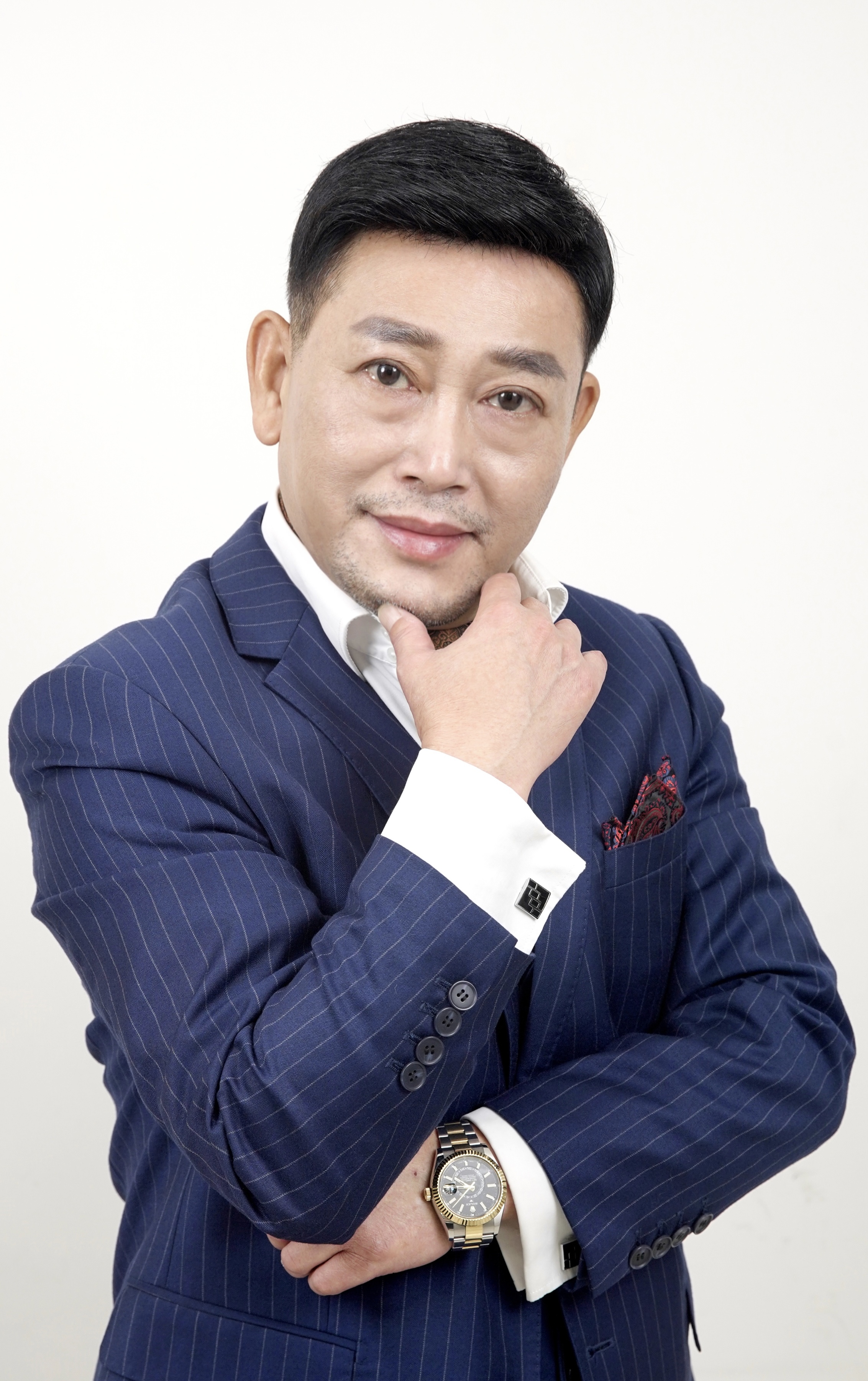  p data-id="tkgljxciwckr">演员肖伟,中国内地影视男演员,先后参与了