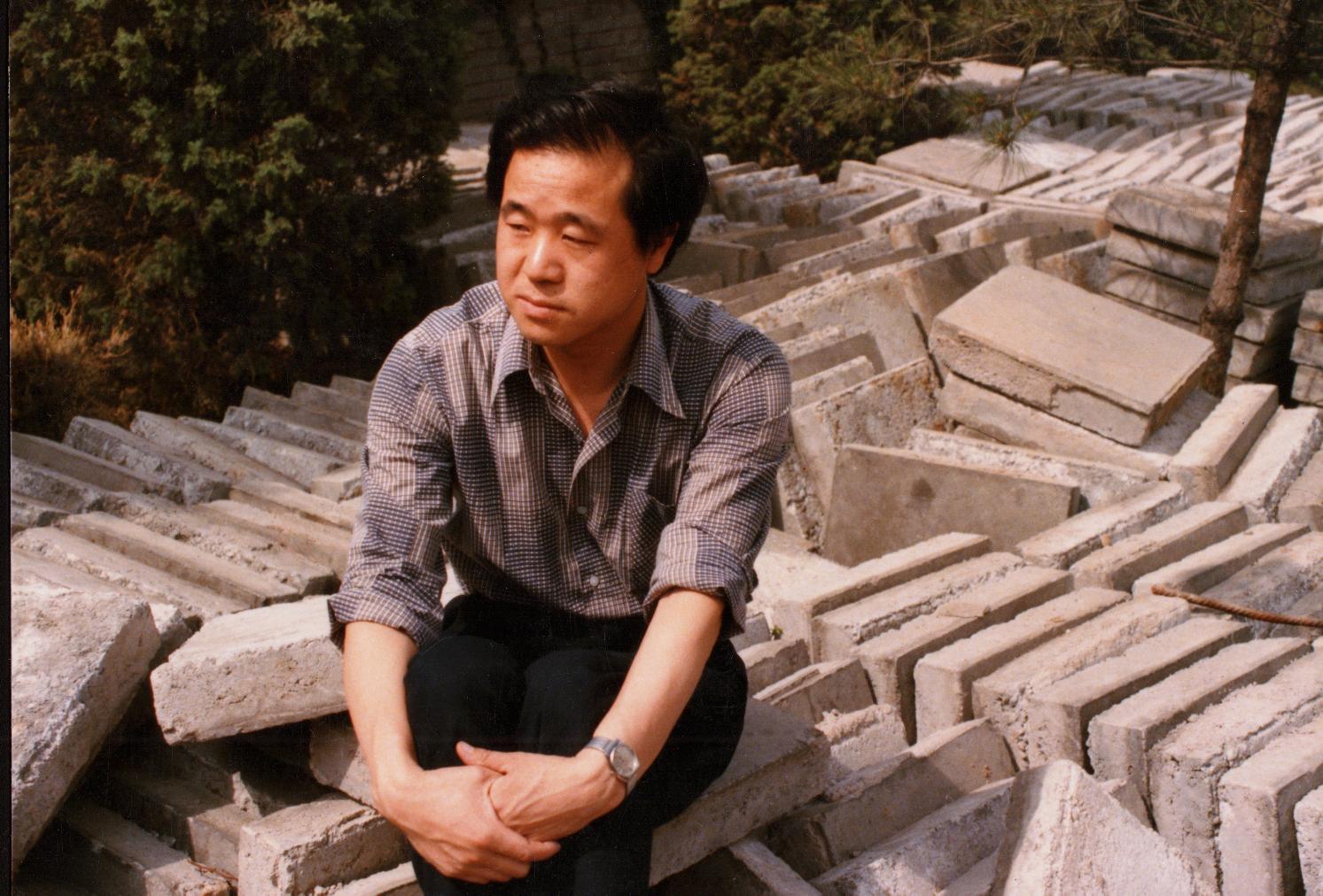  p>莫言,本名管谟业,1955年2月17日生于山东省高密县河涯乡平安庄(现