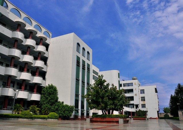 西昌市第一中学