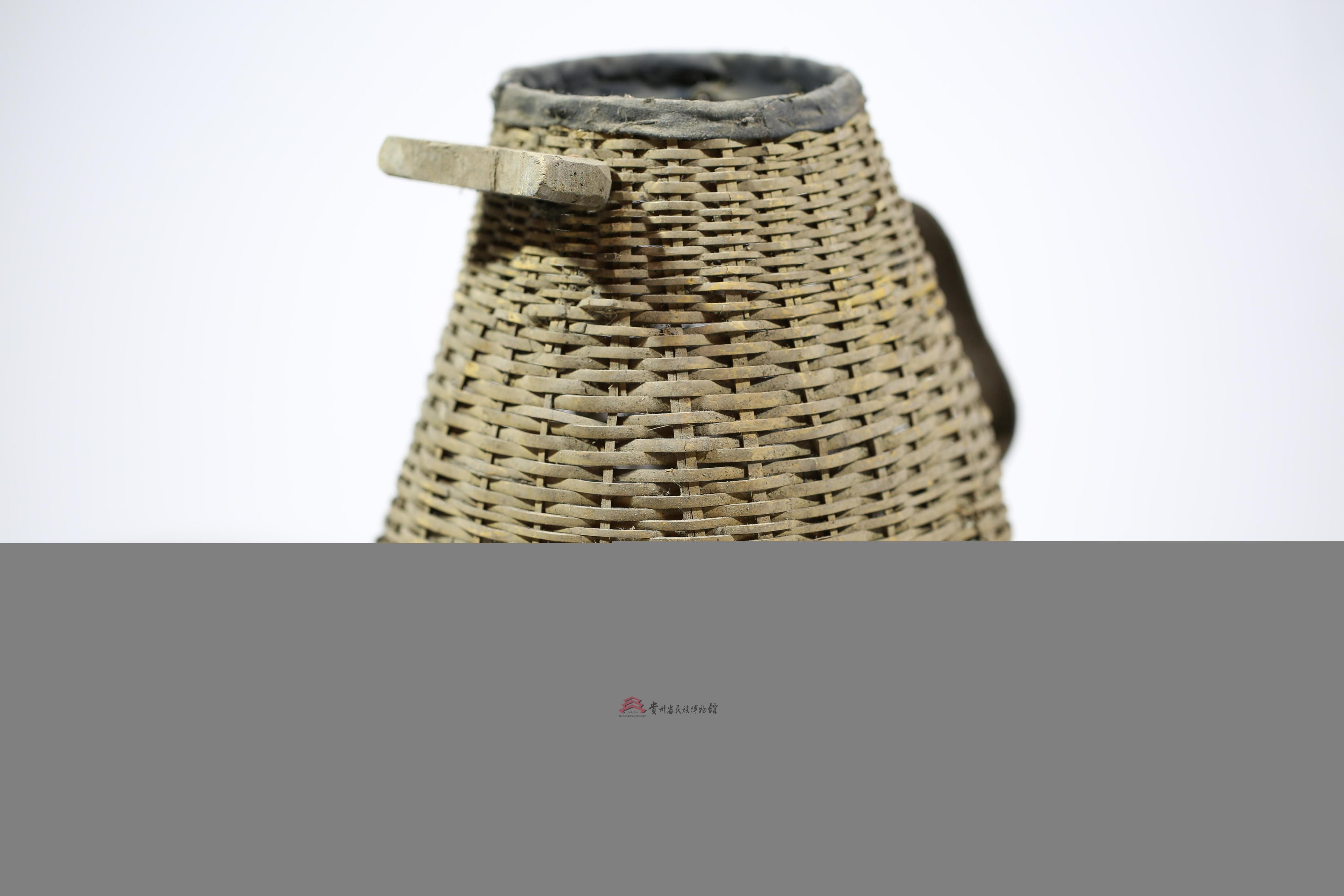 当代松桃苗族野鸡笼