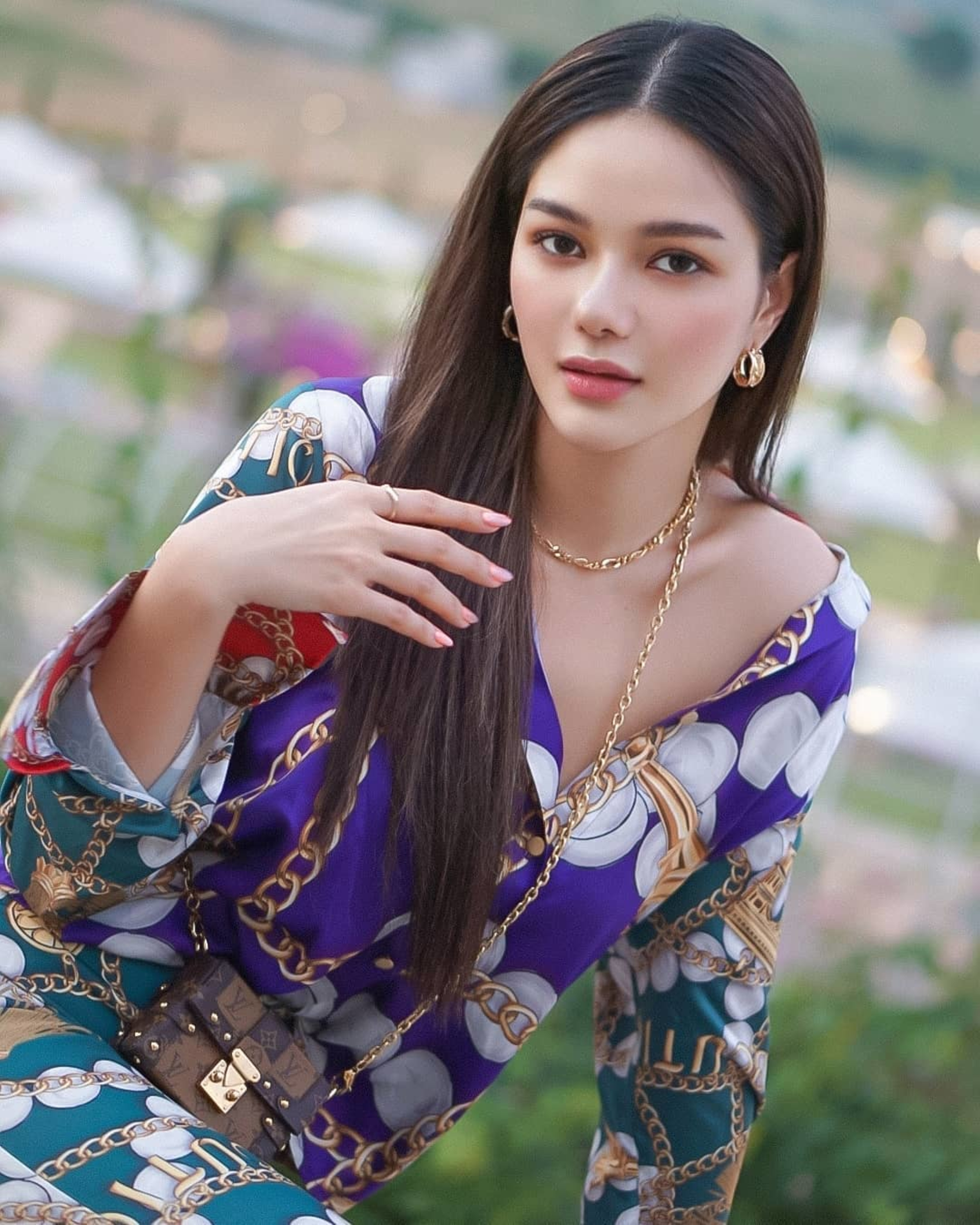 1991年10月23日出生于泰国孔敬,泰国女演员,模特,毕业于 /span>