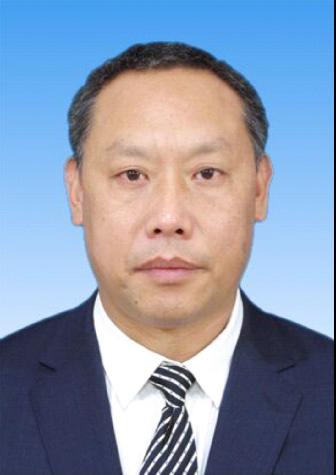  p>向阳,男,汉族,1972年7月生,大学,区委常委,政法委书记,中共党员.