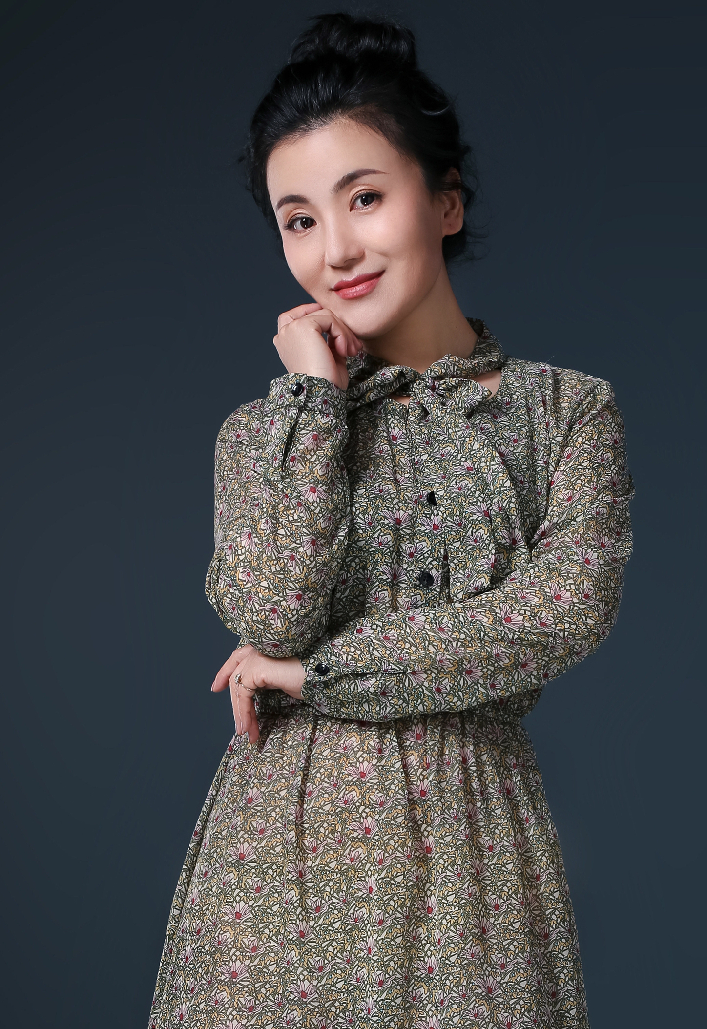  p data-id="gnbtb1jziz">贾舒夷,1983年6月18日出生,中国内地女演员 