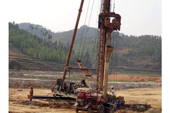  p>沉管灌注桩是土木建筑工程中众多类型桩基础中的一种.