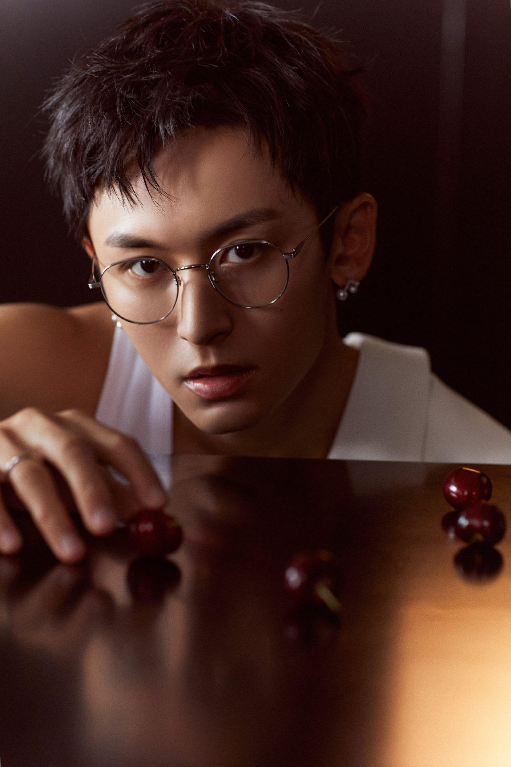  p>张哲瀚,1991年5月11日出生于江西省新余市,中国内地影视男演员