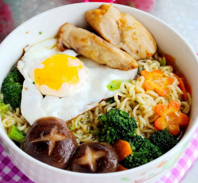  p>营养方便面是以面条, a href="#" data-lemmaid="1178471">西兰花 