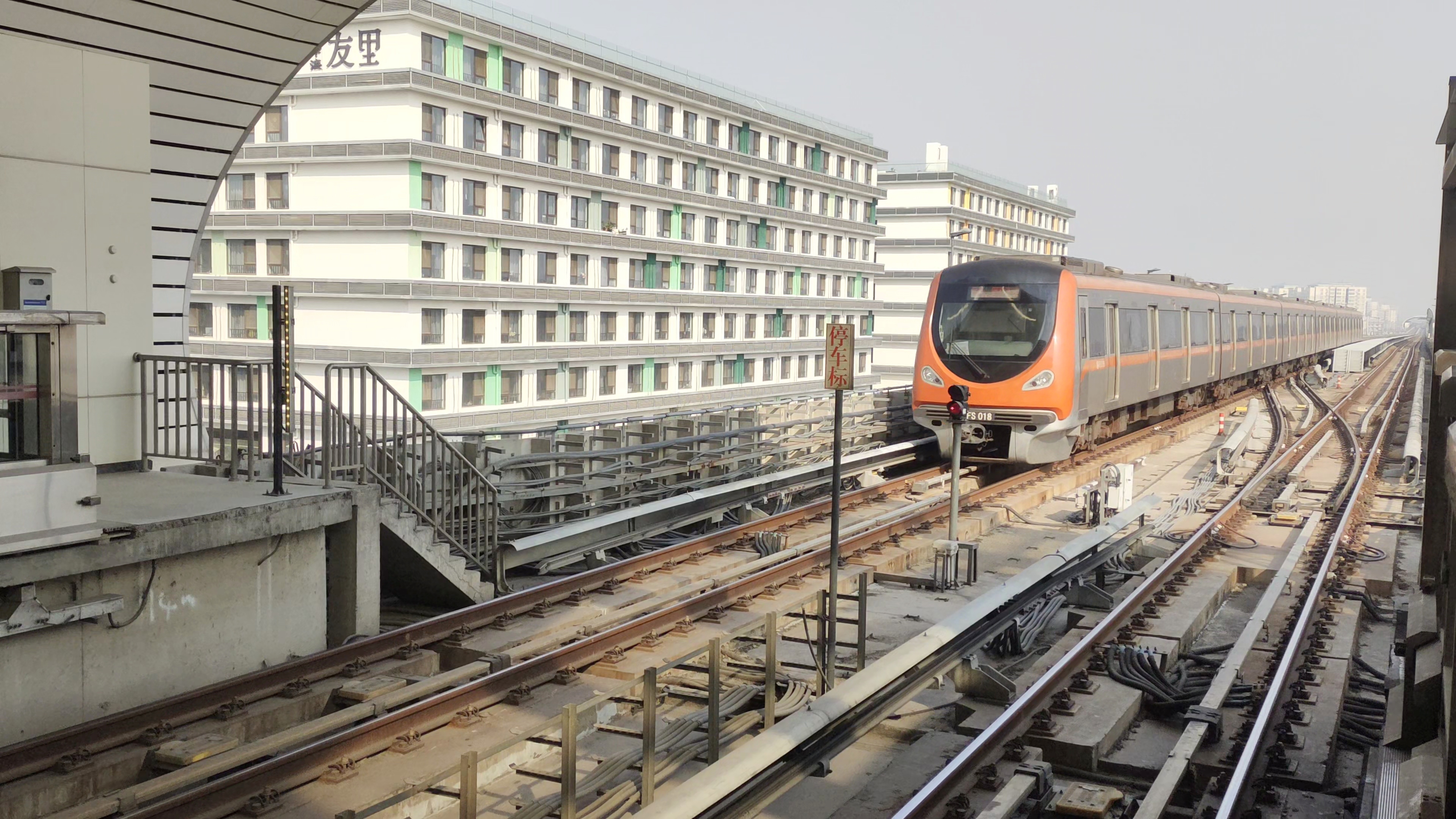 地铁房山线(beijing subway fangshan line),又称"北京地铁25号线",是