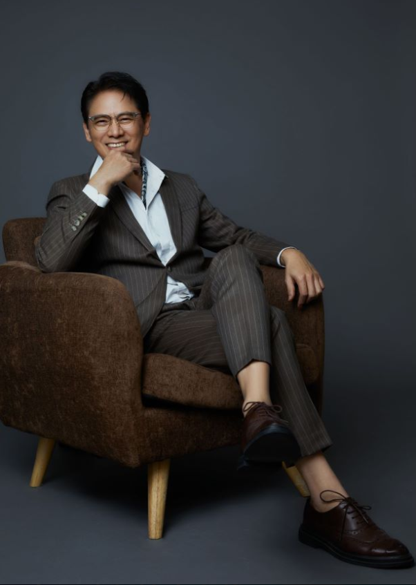 牛宝军,1961年3月21日出生,毕业于中央戏剧学院表演系,中国内地男演员