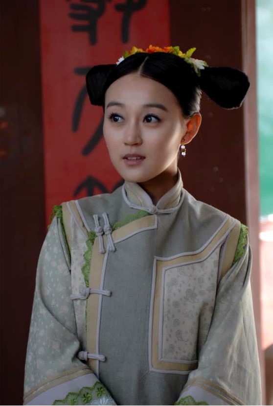  p>闫子墨(原名:闫婕),出生于陕西省,毕业于 a target="_blank" href=