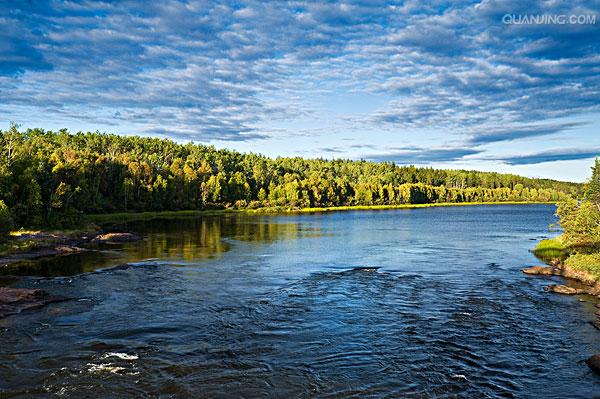  p>萨斯喀彻温省(简称萨省,saskatchewan),被誉为加拿大的"产粮之篮"