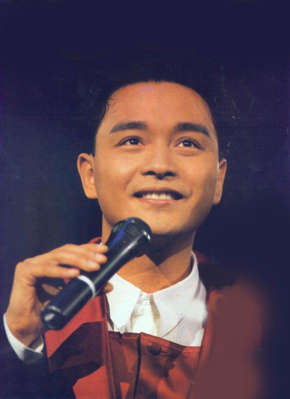  p>张国荣(1956年9月12日-2003年4月1日),出生于香港,中国香港男歌手