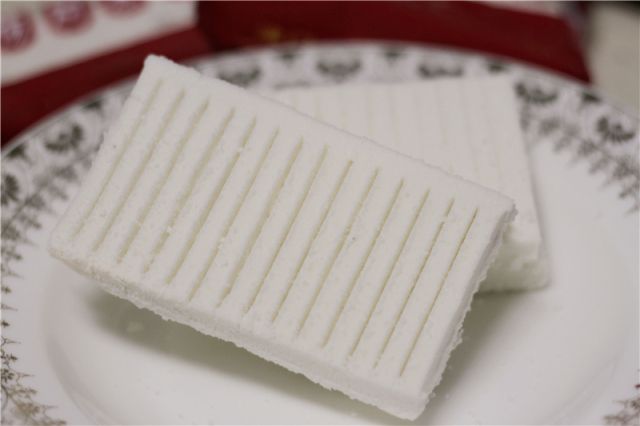  p data-id="gnyu57m8uv">杨村糕干是中国天津市的一种传统特产,该