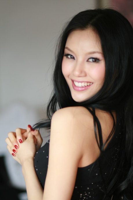  p data-id="gnx7h5y2i3">倪珈,本名罗丹笛,新疆石河子人,中国内地女