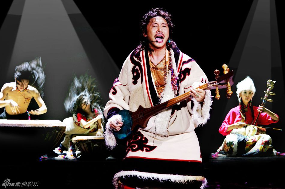  p>容中尔甲,1969年8月7日出生于四川 a target="_blank" href="/item
