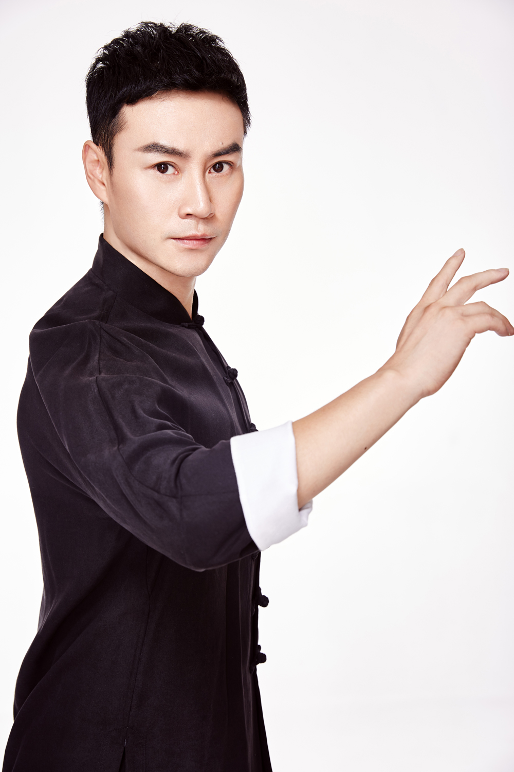  p data-id="go073zwk05">陈虎,四川成都人,中国功夫演员,武术指导.