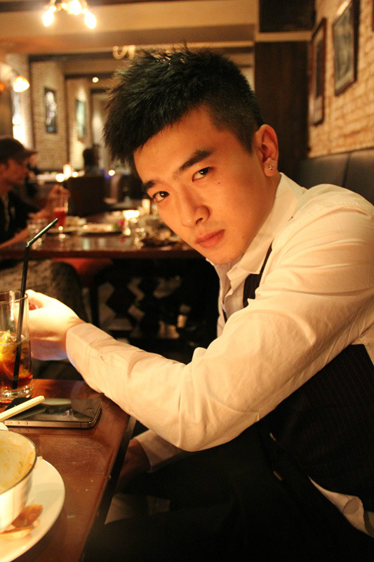  p>闫安,1987年2月8日出生于内蒙古自治区赤峰市,中国内地男歌手,演员