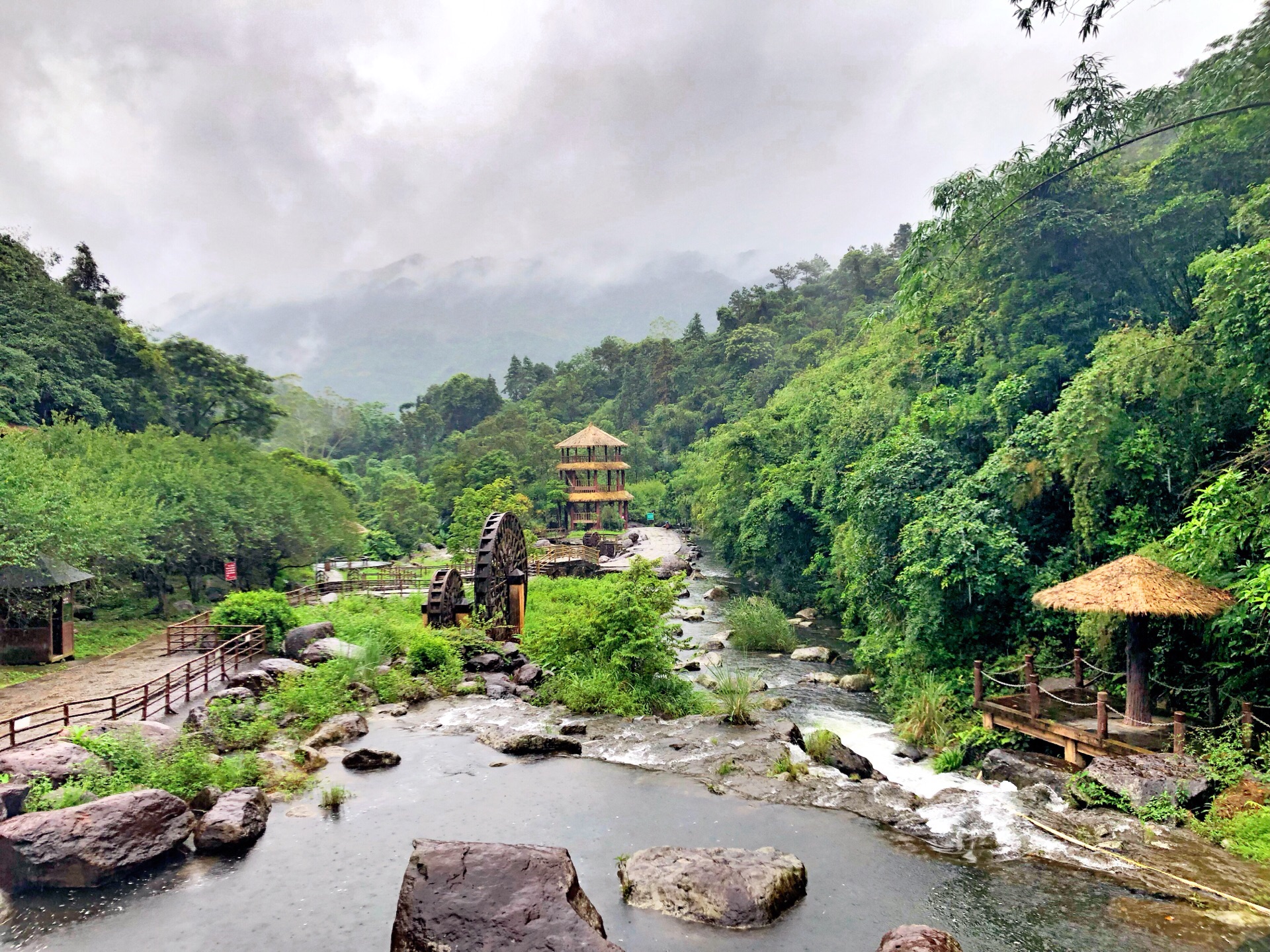  p>粗坑村始建于1804年,位于揭西县京溪园镇,已有200多年历史的苏州